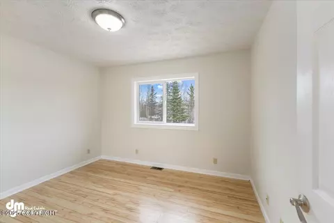 Bedroom - 9660 E Ortner Loop, Palmer, AK 99645 photo 6 of 8