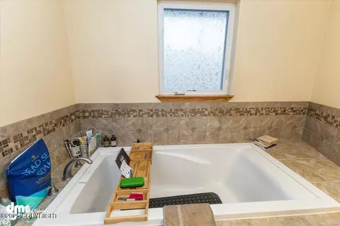 Bath - 9660 E Ortner Loop, Palmer, AK 99645 photo 3 of 8