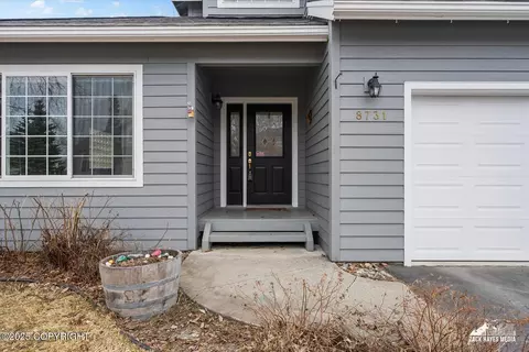8731 Sonora Cir, Eagle River, AK 99577 photo 4