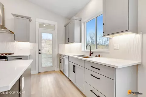 8881 Chalk Hill Loop, Anchorage, AK 99502 photo 8