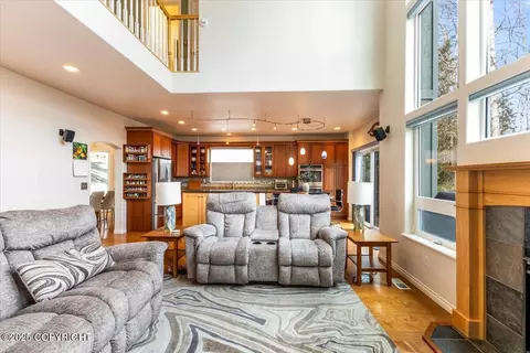 Living - 17353 Yellowstone Dr, Eagle River, AK 99577 photo 4 of 7