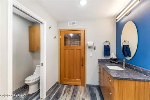 Bath - 17353 Yellowstone Dr, Eagle River, AK 99577 photo 1 of 6