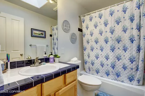 Bath - 7328 Setter Dr, Anchorage, AK 99502 photo 2 of 6