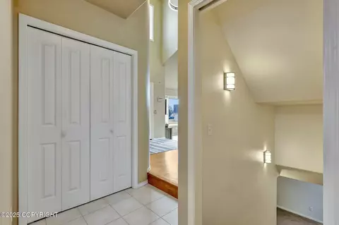 Entry Way - 7328 Setter Dr, Anchorage, AK 99502 photo 5 of 12