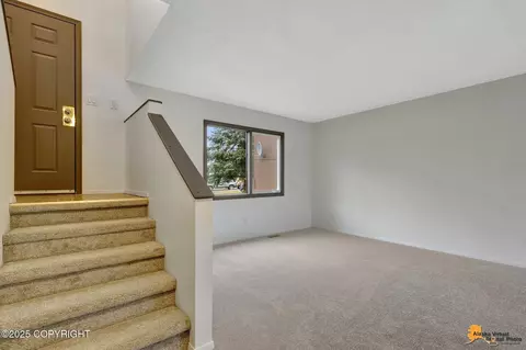 Living - 249 Fall Leaf Cir, Anchorage, AK 99504 photo 2 of 5