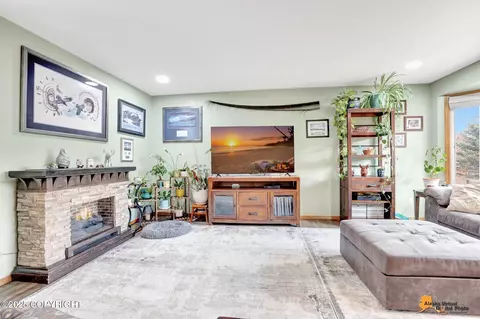 Living - 21218 Baron Dr, Chugiak, AK 99567 photo 6 of 8