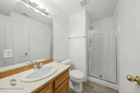 Bath - 19449 Highland Ridge Dr, Eagle River, AK 99577 photo 1 of 1