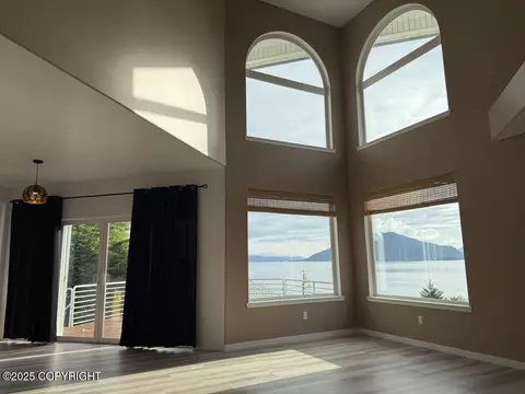 Living - 103 Eagle Tree Ct, Craig, AK 99921 photo 4 of 6