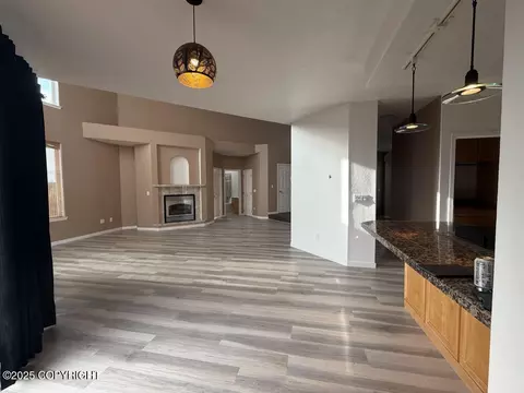 Living - 103 Eagle Tree Ct, Craig, AK 99921 photo 3 of 6