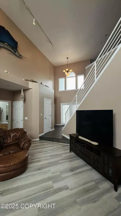 Living - 103 Eagle Tree Ct, Craig, AK 99921 photo 2 of 6