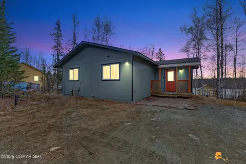 10384 W Lakeshore Dr, Wasilla, AK 99623