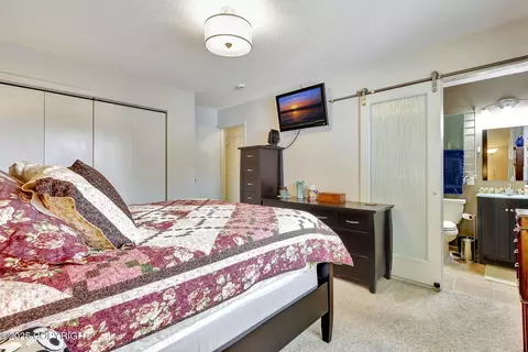 Bedroom - 6414 Hampton Dr, Anchorage, AK 99504 photo 2 of 8