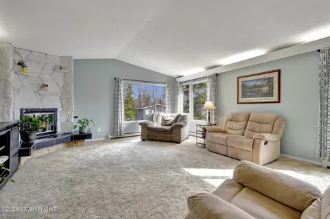 Living - 6414 Hampton Dr, Anchorage, AK 99504 photo 2 of 3