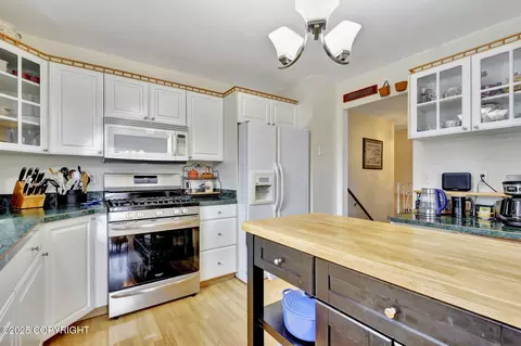 Kitchen - 6414 Hampton Dr, Anchorage, AK 99504 photo 5 of 5