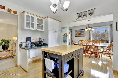 Kitchen - 6414 Hampton Dr, Anchorage, AK 99504 photo 2 of 5