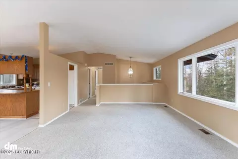 Living - 660 E Barra Loop, Wasilla, AK 99654 photo 3 of 5