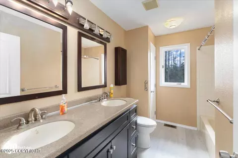 Bath - 660 E Barra Loop, Wasilla, AK 99654 photo 1 of 1