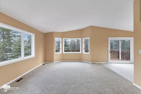 Living - 660 E Barra Loop, Wasilla, AK 99654 photo 1 of 5