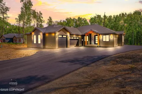 2046 W Cashatt Ave, Wasilla, AK 99654