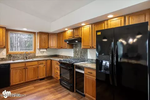 Kitchen - 19519 S Montague Loop, Eagle River, AK 99577 photo 5 of 7