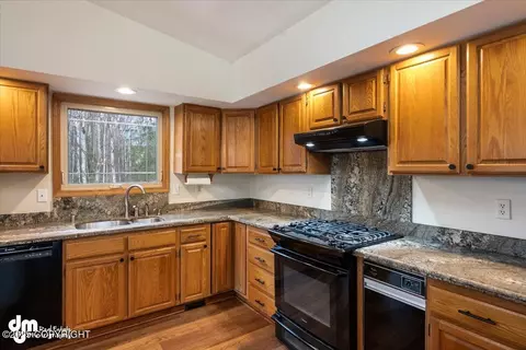 Kitchen - 19519 S Montague Loop, Eagle River, AK 99577 photo 4 of 7
