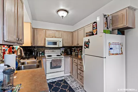 Kitchen - 108 E Cook Ave, Anchorage, AK 99501 photo 3 of 4