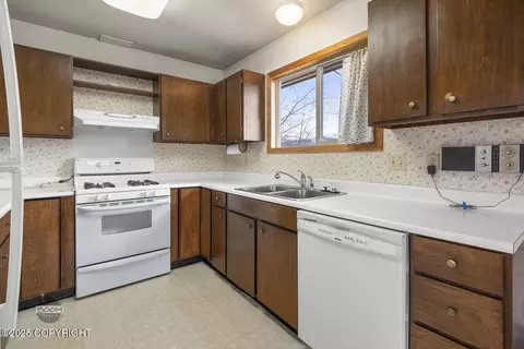 7100 E 17th Ave, Anchorage, AK 99504 photo 12