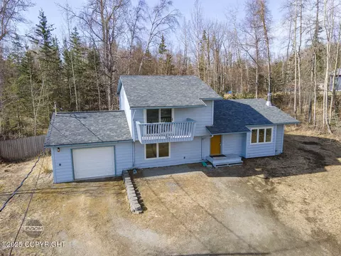 2921 N Garnet Ln, Wasilla, AK 99654