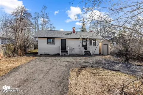 1523 Demeure Pl, Anchorage, AK 99508