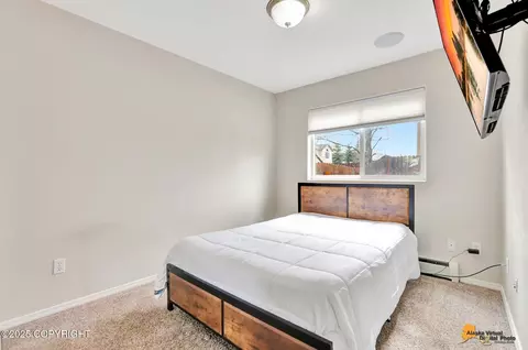 Bedroom - 1620 Woodroe Ln, Anchorage, AK 99507 photo 7 of 10