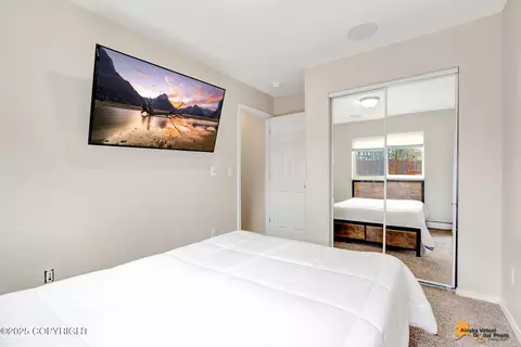 Bedroom - 1620 Woodroe Ln, Anchorage, AK 99507 photo 9 of 10