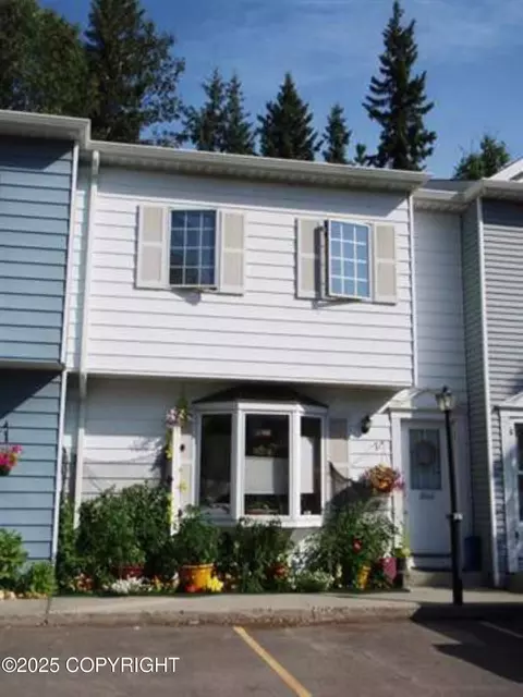 1066 Evergreen St, Fairbanks, AK 99709