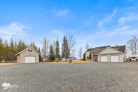 38423 Breezewood Dr, Sterling, AK 99672