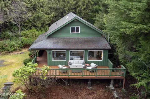 298 Sunset Dr, Ketchikan, AK 99901