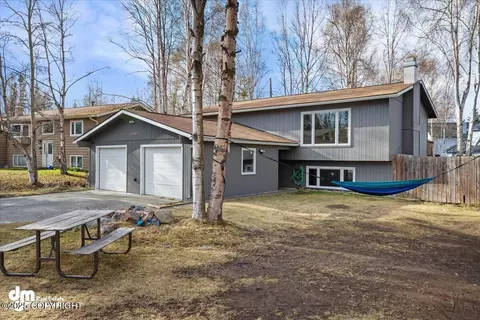 4120 Coventry Dr, Anchorage, AK 99507