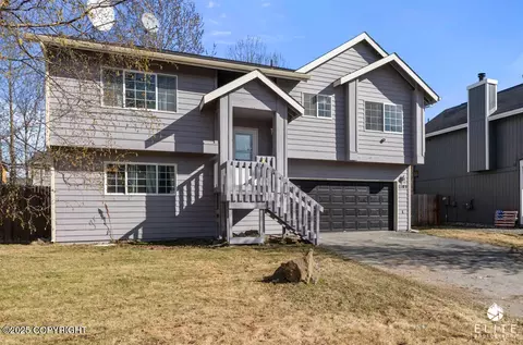 1105 Woodstock Dr, Palmer, AK 99645