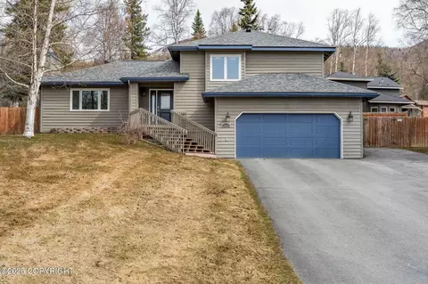 10921 Kichatna Cir, Eagle River, AK 99577