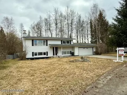 3123 Regis Ct, Anchorage, AK 99508