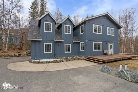 18912 Sue Tawn Dr, Chugiak, AK 99567