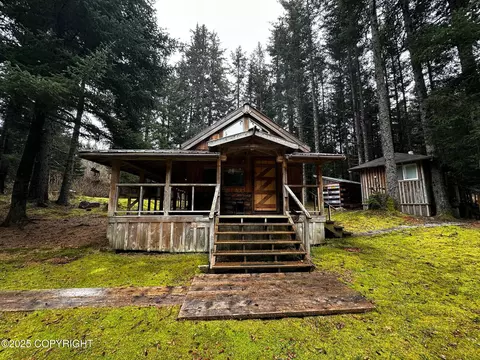 1393 N Boone Ln, Seldovia, AK 99663