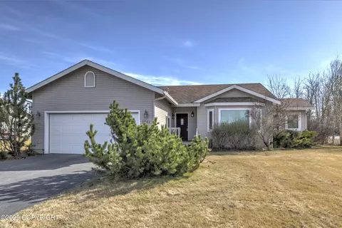 1241 S Katie Cir, Palmer, AK 99645