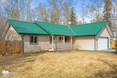 1040 N Craig Stadler, Wasilla, AK 99623