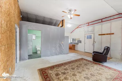 Living - 17709 Willow Fishhook Rd, Willow, AK 99688 photo 1 of 2