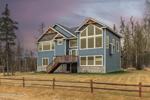 7028 S Hayfield Rd, Wasilla, AK 99654