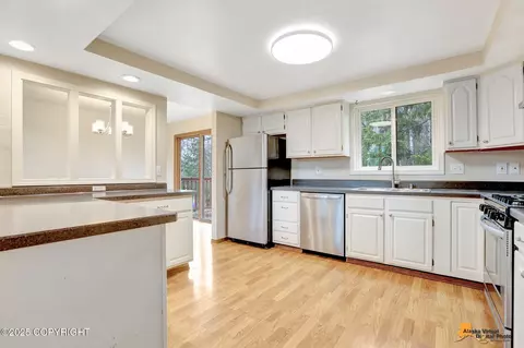 Kitchen - 19717 Delphin Cir, Eagle River, AK 99577 photo 4 of 4
