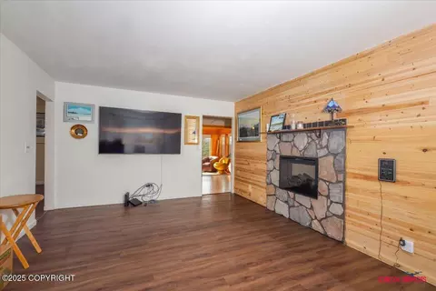 Living - 16500 E Smith Rd, Palmer, AK 99645 photo 4 of 5