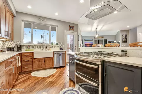 Kitchen - 9575 E Breen St, Palmer, AK 99645 photo 6 of 6