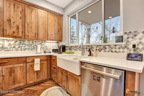 Kitchen - 9575 E Breen St, Palmer, AK 99645 photo 4 of 6