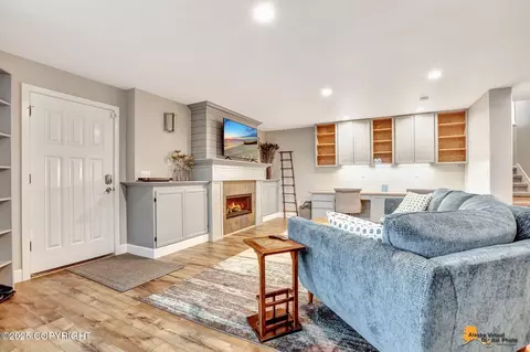 Living - 9575 E Breen St, Palmer, AK 99645 photo 5 of 7