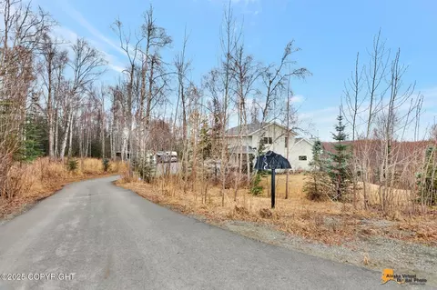 Exterior - 9575 E Breen St, Palmer, AK 99645 photo 9 of 10